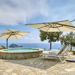 فيلة Luce Del Sol With Pool - L - Happy