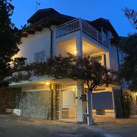 Luce Del Sol Lux With Pool - L - Happy