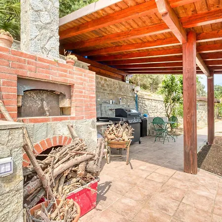 Villa Luce Del Sol With Pool - L - Happy