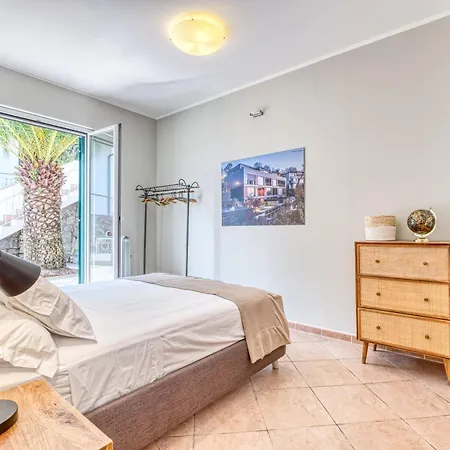 Villa Luce Del Sol With Pool - L - Happy Alassio