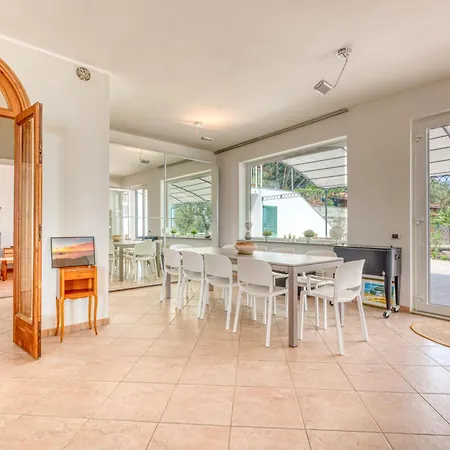 Luce Del Sol With Pool - L - Happy Villa Alassio