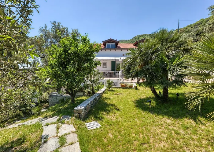 Ala - Luce Del Sol With Pool - L - Happy * Алассио